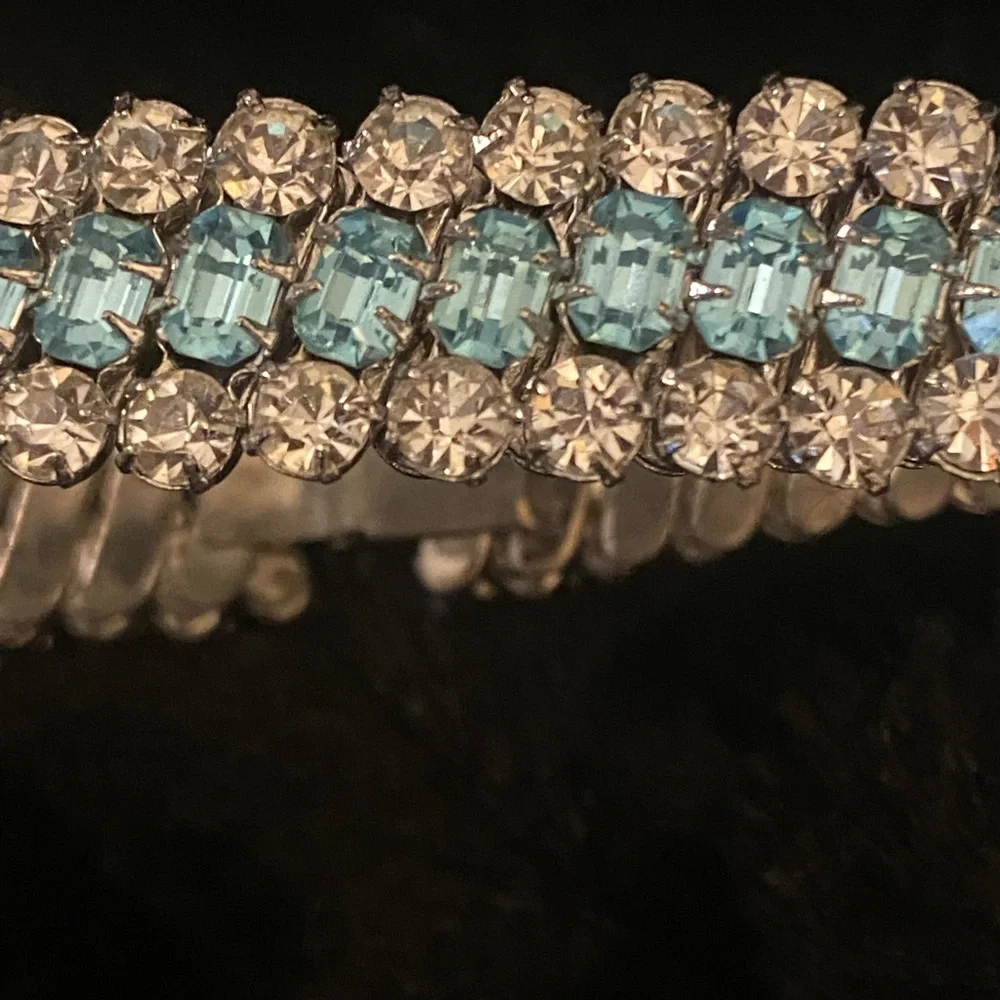 Vintage Light Blue Rhinestone Choker Necklace & Bracelet Set look @ the video - Picture 10 of 17